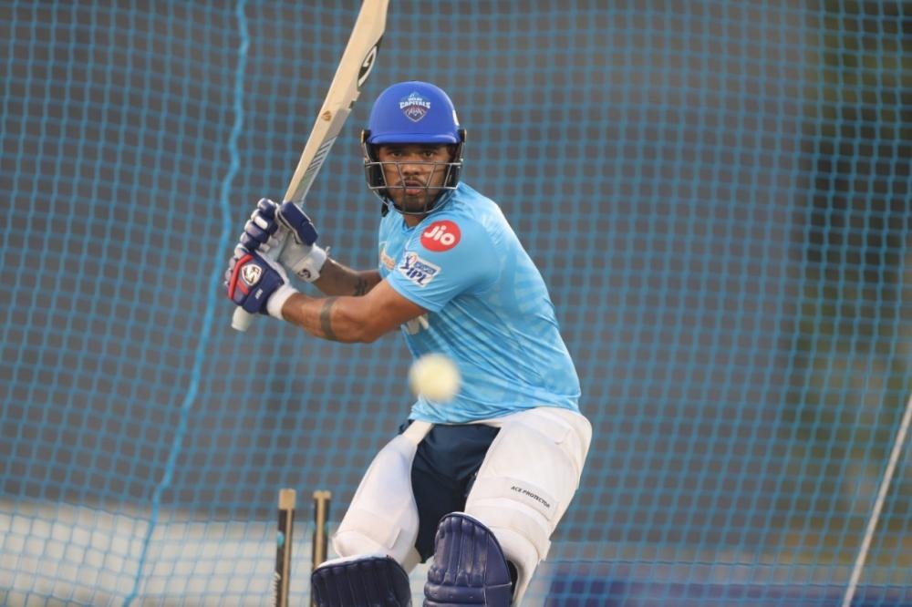 The Weekend Leader - Good chat with Dhoni gave me a lot of confidence: Delhi Capitals' Ripal Patel